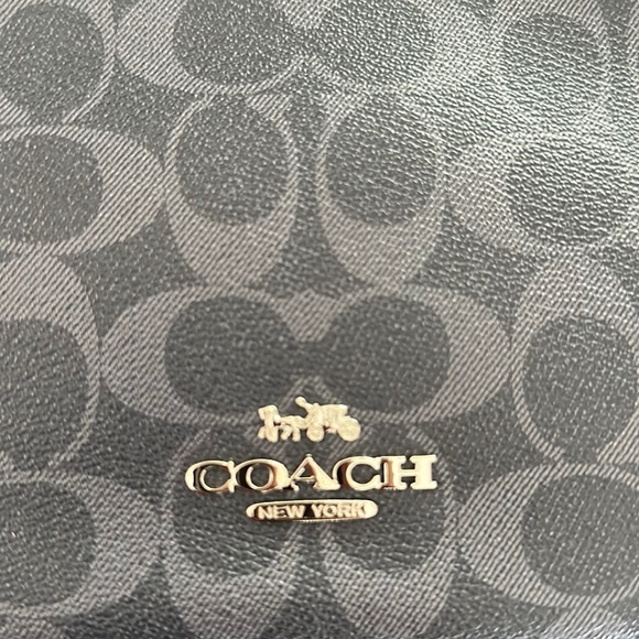LIKE NEW COACH • Jes Crossbody in Signature Canvas - Picture 2 of 12